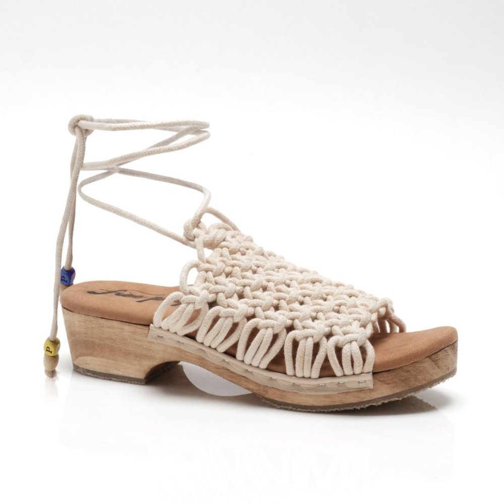 šLAST CHANCEš FREE PEOPLE Candy Crochet Clog / Tea - Picture 5 of 11